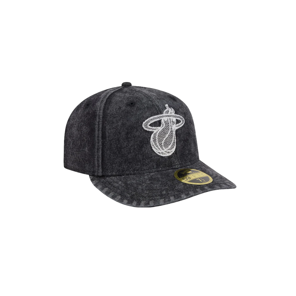 The New Era Miami HEAT 5950 Logo Fitted Hat is a dark gray cotton cap featuring a white team logo on the front, curved visor, and gold sticker on the brim, displayed against a plain white background.