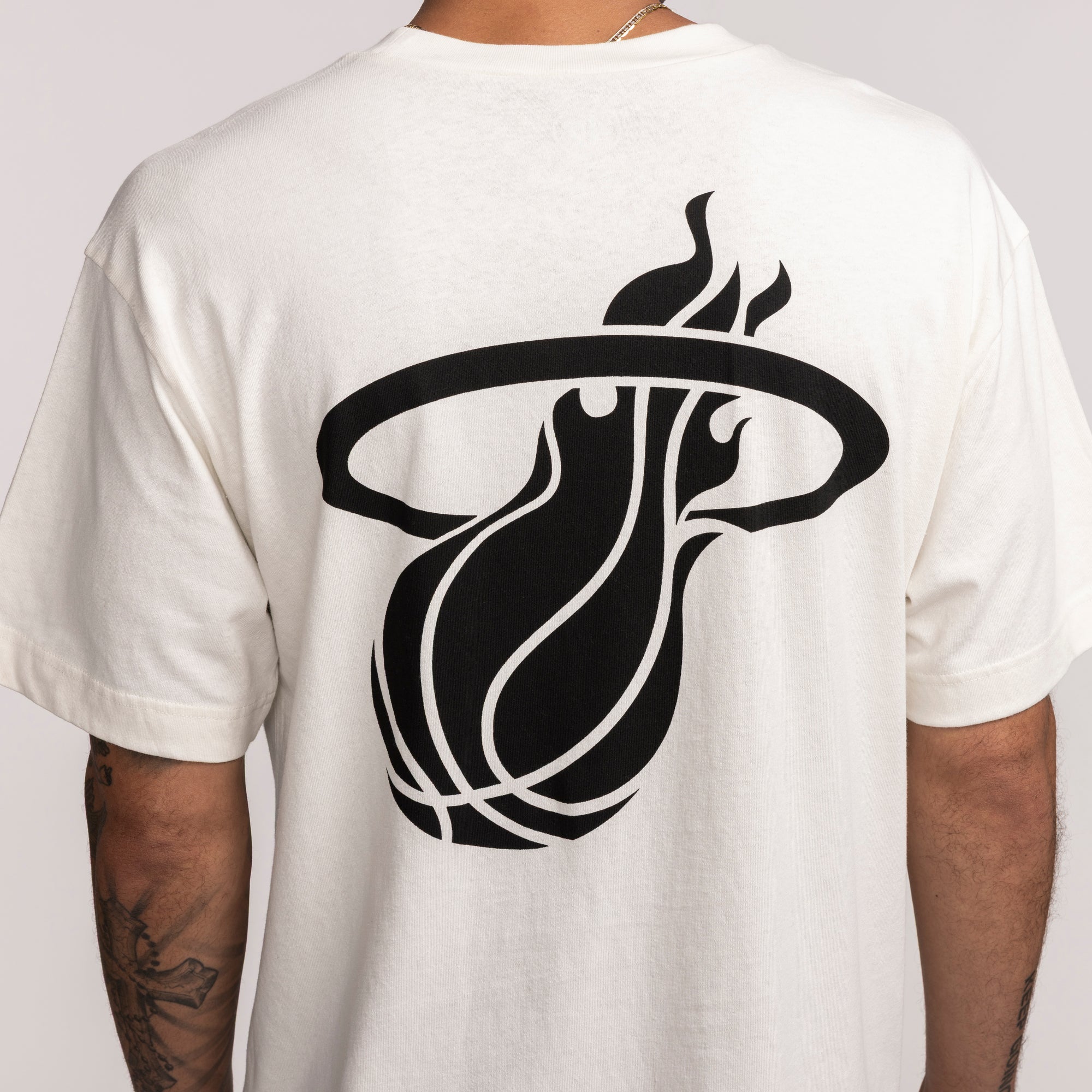 Cream short-sleeve tee featuring a large black Miami HEAT logo on the back. - '47 Brand Miami HEAT Logo Foundation Tee