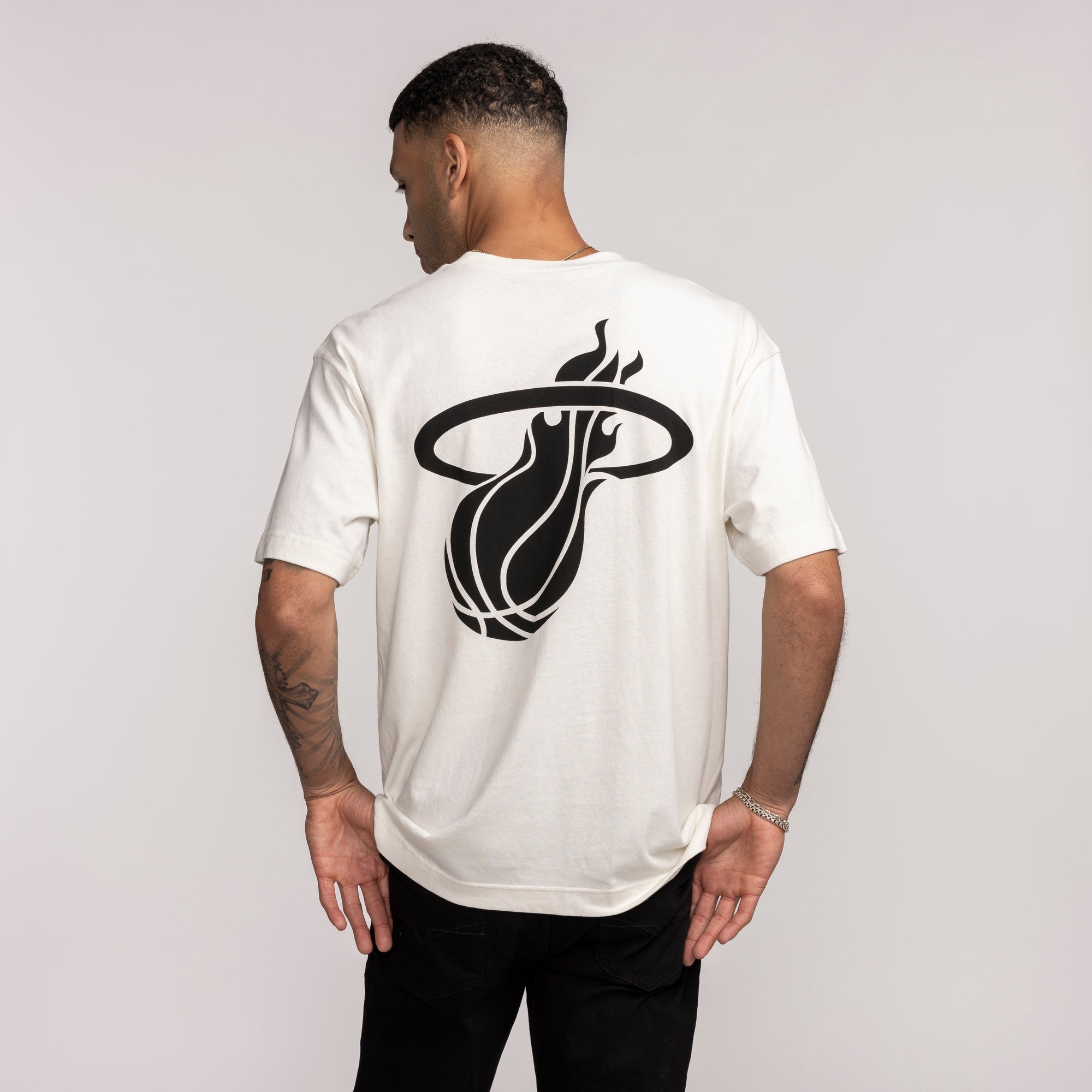 Cream-colored Miami HEAT logo foundation tee with large black logo on back, short sleeves. - '47 Brand Miami HEAT Logo Foundation Tee