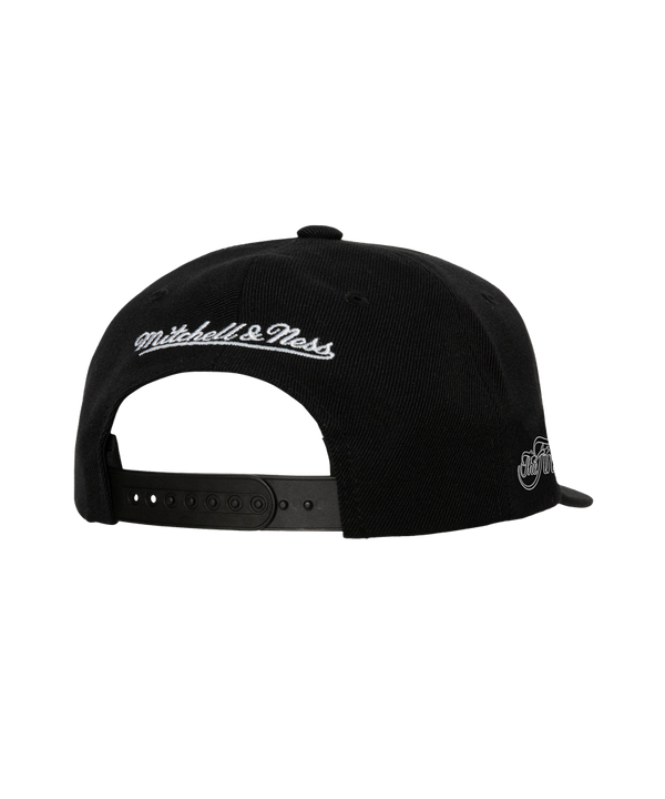 The Mitchell & Ness Miami HEAT Back-To-Back Champs Snapback features the Heat logo, 12-13 NBA Champions text on the front, a championship patch on the side, and is one size fits most with easy spot cleaning.