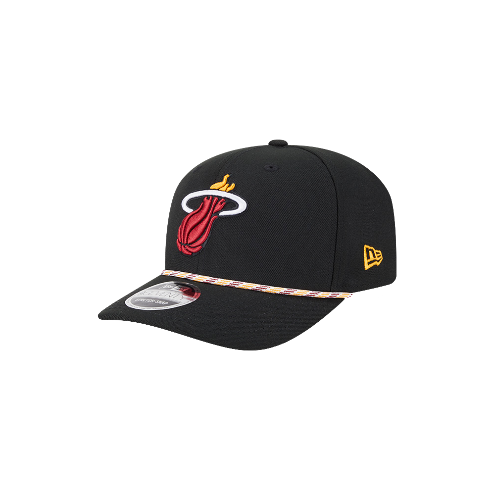 The New Era Miami HEAT Multi-Color Rope Snapback features the team’s flaming basketball logo on the front, a yellow New Era logo on the side, a patterned rope detail around the brim, and a curved bill for comfort and style.
