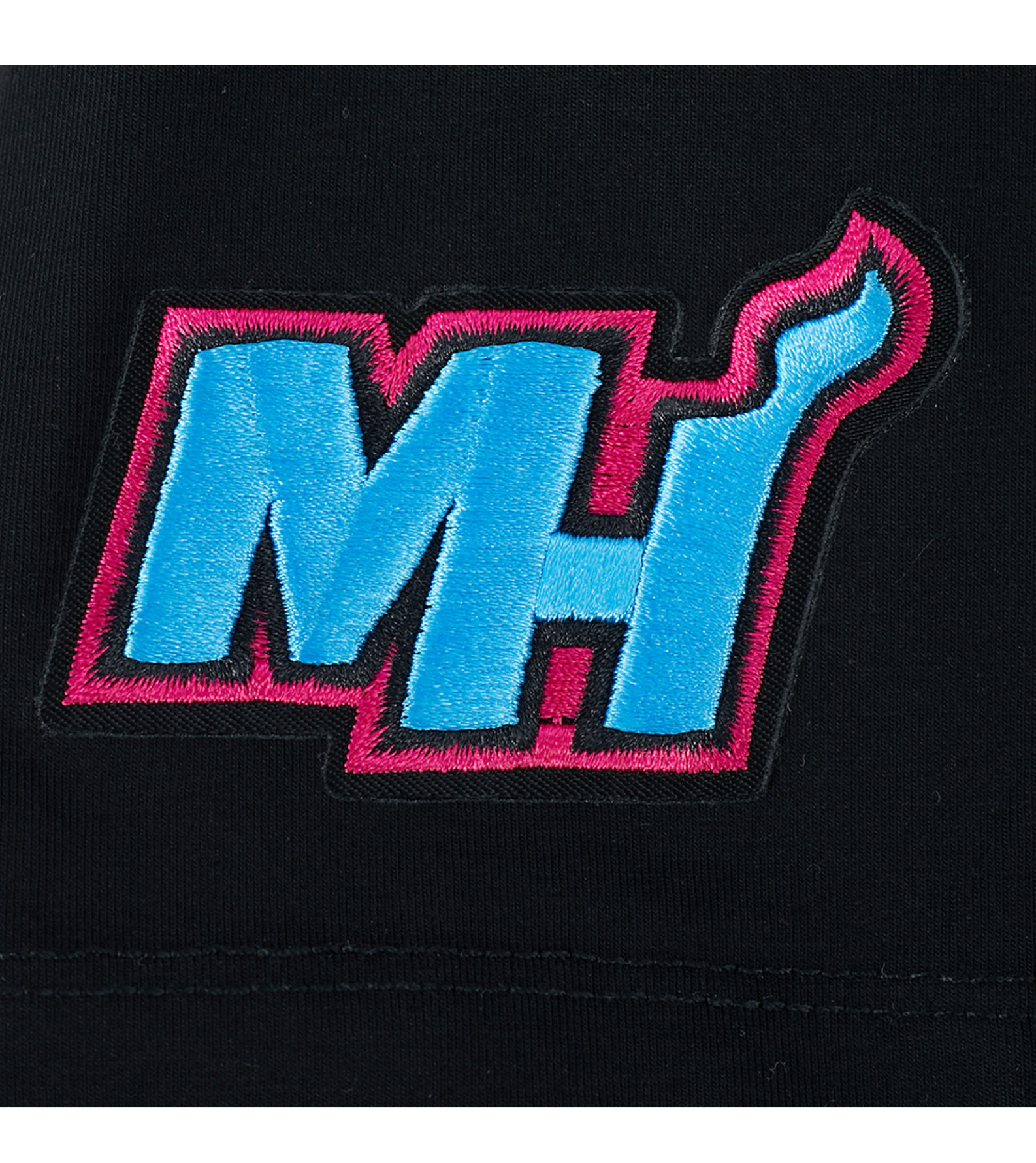 The Pro Standard Miami HEAT Original Vice Nights Women's Boxy Tee features a blue and pink MH patch on black, with the H stylized by a flame—perfect for adding flair to your favorite cropped cotton top.