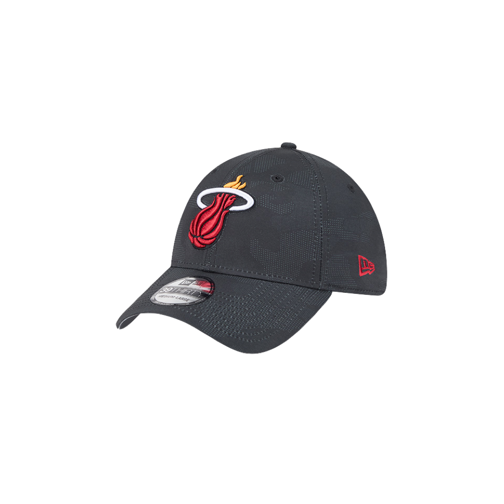 The New Era Miami HEAT Tonal Camo Flex Fit Hat is a dark gray polyester-spandex cap with a flex fit, featuring the team’s flaming basketball logo on the front and a sticker on the brim, shown against a plain white background.