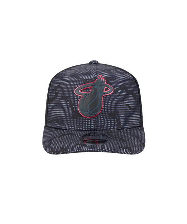 The New Era Miami HEAT Tonal Camo Snapback is a dark camo-patterned polyester hat, featuring the Miami Heat team logo on the front and displayed against a plain white background.