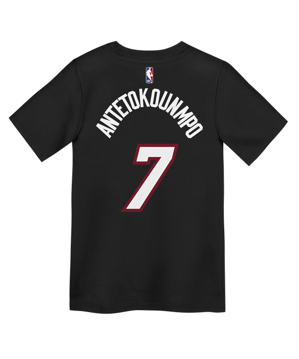 The Nike Giannis Antetokounmpo Miami HEAT Icon Black Name & Number Kids Tee features a standard fit and showcases “MIAMI” in bold white and red letters with the number 7 below on the front. Made from comfortable cotton, this tee is machine washable for easy care.
