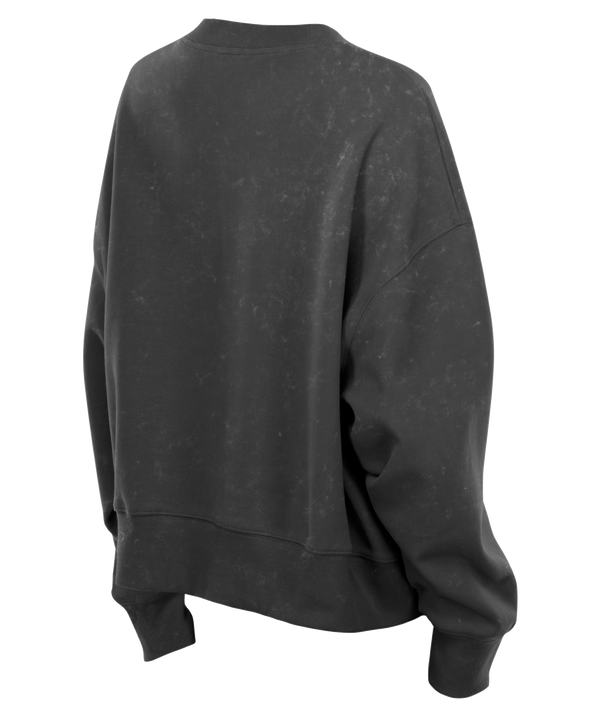The New Era Miami HEAT Mineral Wash Women’s Crewneck is a black sweatshirt featuring MIAMI Heat 1988 text, basketball court graphics, and team logos on the front. Crafted from a soft cotton-polyester blend with a trendy cropped relaxed fit, this New Era crewneck is displayed on a plain white background.