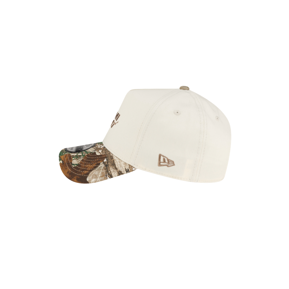 Off-white cotton Court Culture x New Era Camo Brim Snapback baseball cap with a camouflage-patterned brim.