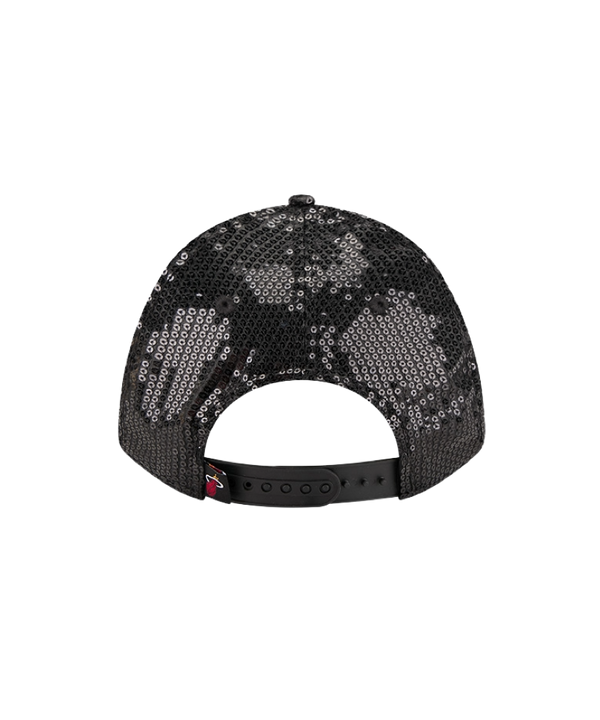 The New Era Miami HEAT Sequins Women’s Snapback is a black sequined baseball cap featuring “Heat” embroidered in red script on the front. This one-size hat from New Era is perfect for any fan, easy to spot clean, and is displayed against a plain white background.