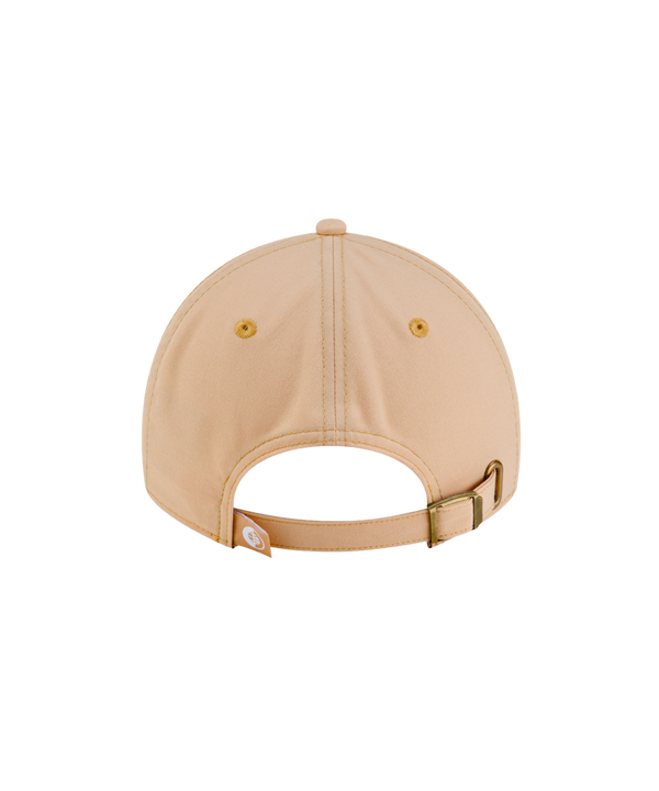 Court Culture x New Era Sandbar Dad Cap in light tan polyester featuring a white Miami Heat logo embroidered on the front and a black sticker on the brim.