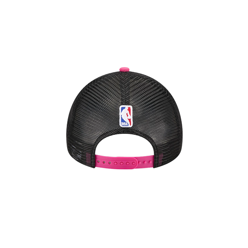 The New Era Miami HEAT Original Vice Nights Trucker Snapback features black mesh polyester, a pink adjustable snapback strap, and an NBA logo patch on the back. One size fits most; spot clean for care.